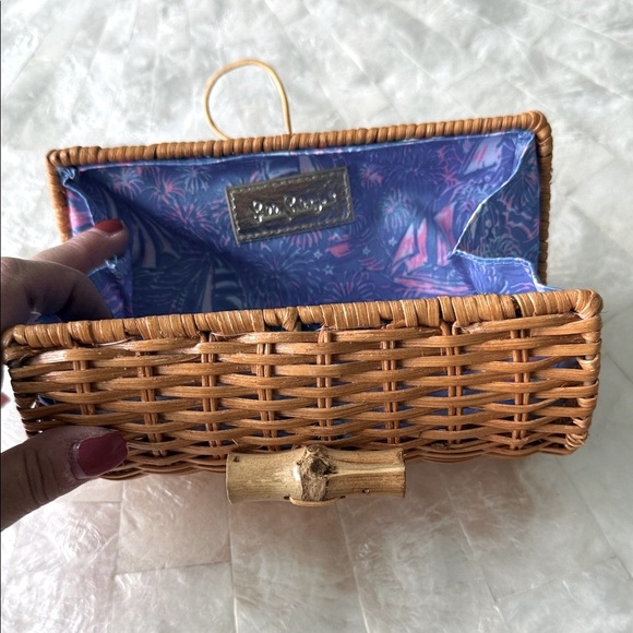 Lilly Pulitzer Handbags - Lilly Pulitzer Elegant Tan Woven Basket Clutch with Blue Interior Brand New